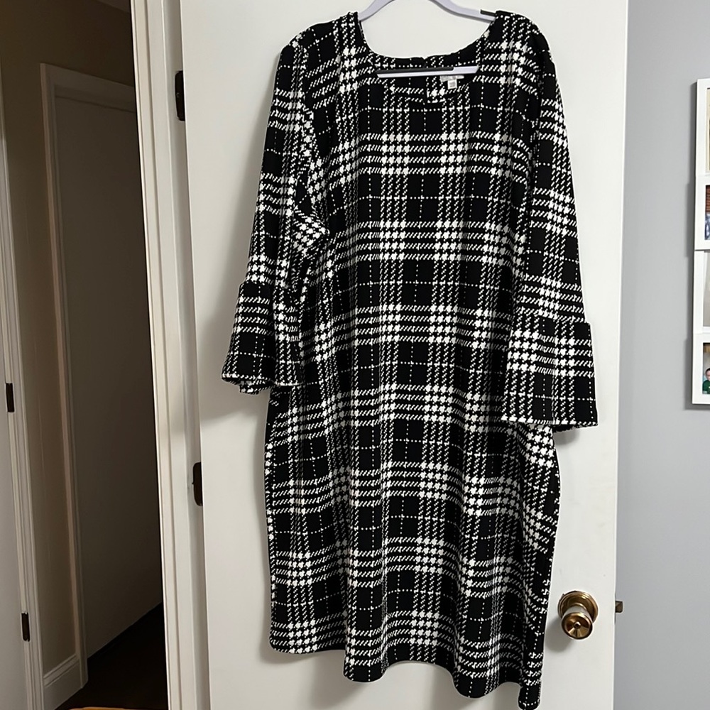 Avenue shift dress, size 30/32